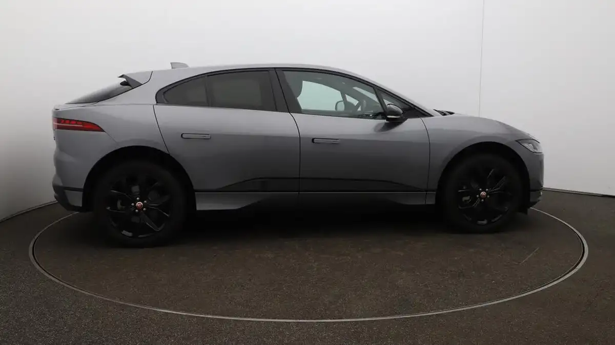 2022-jaguar-i-pace-ev400-black-big-53