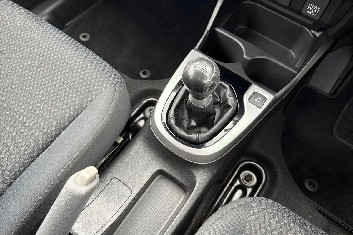 2020-honda-jazz-13-i-vtec-s-big-14