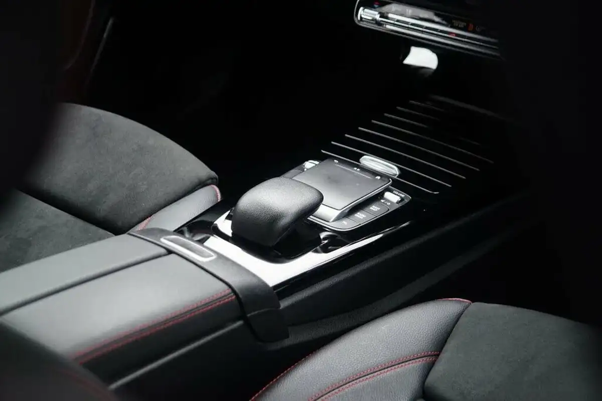 2020-mercedes-benz-a-class-13-a250e-amg-line-saloon-4d-big-22
