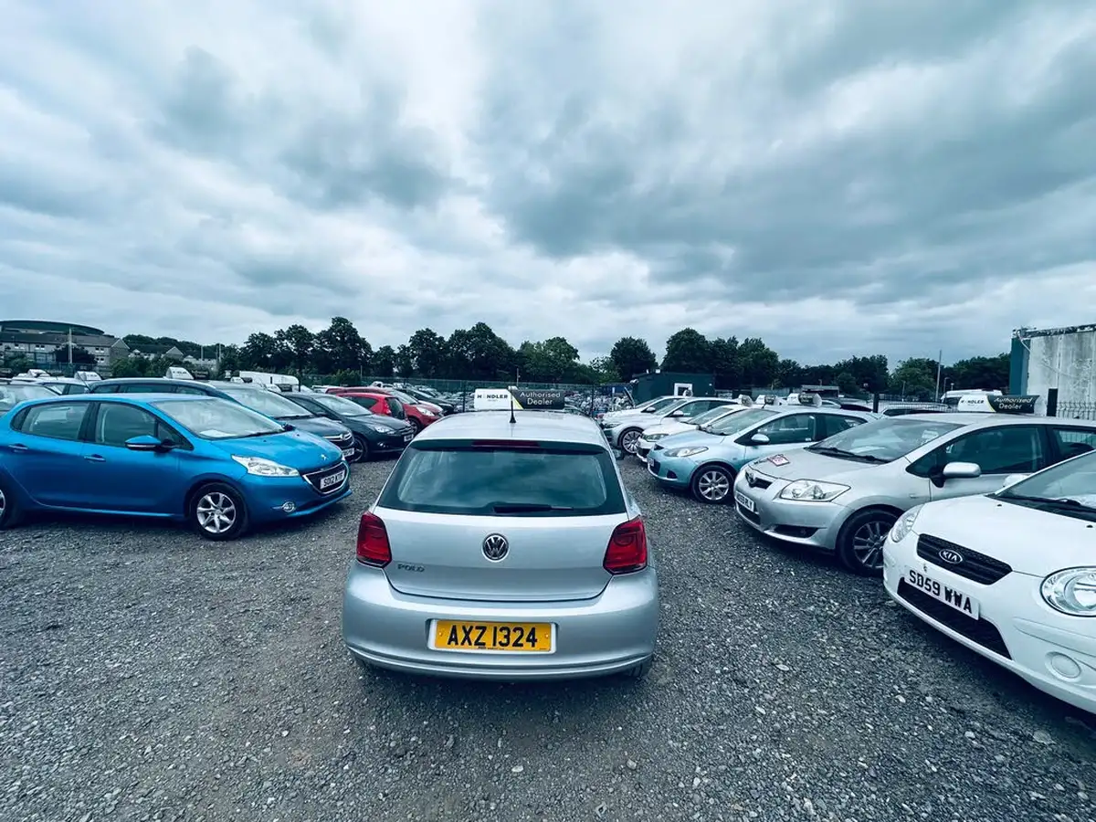 2010-volkswagen-polo-12-s-5d-big-21
