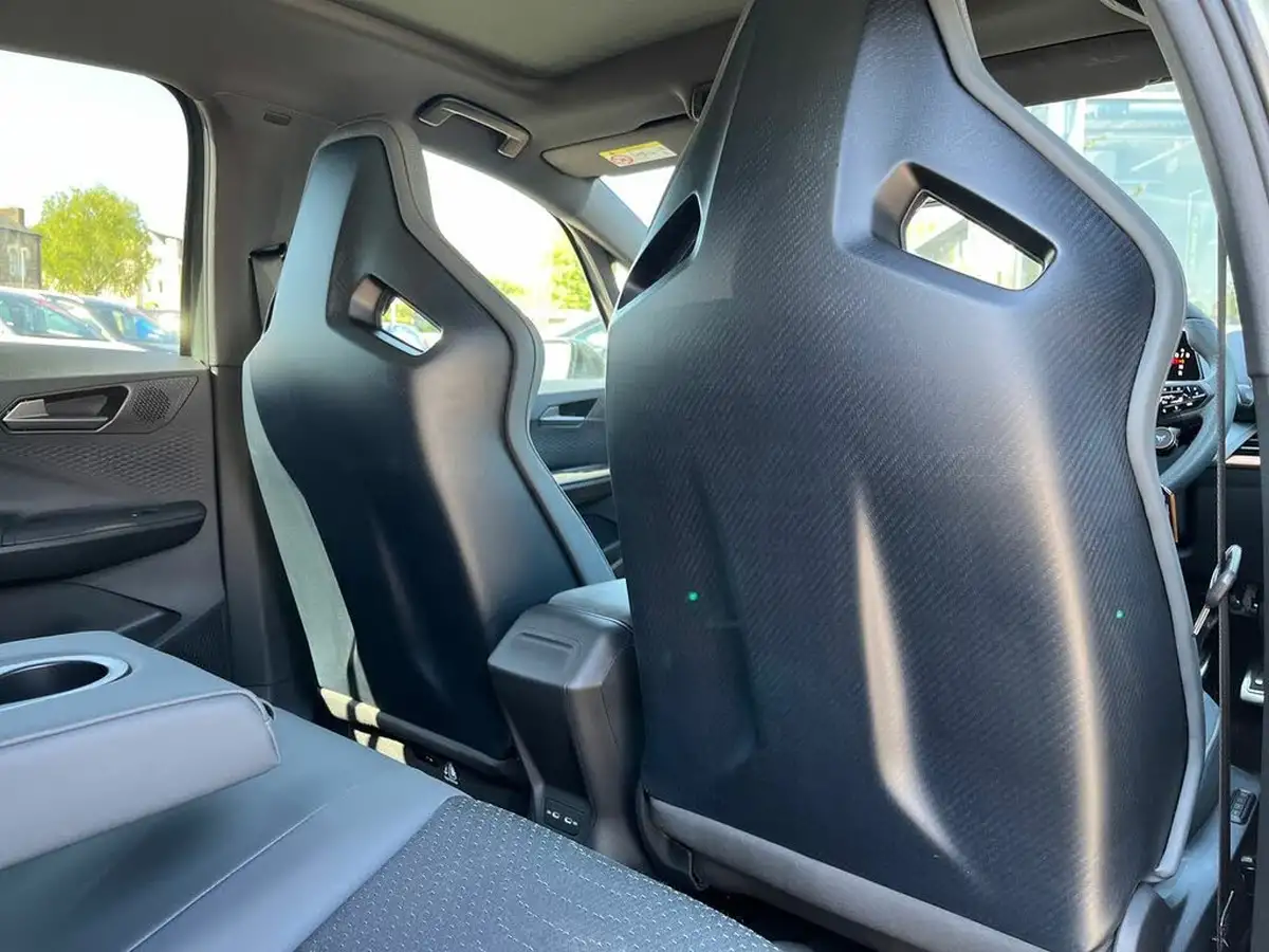 2025-cupra-born-e-vz-first-edition-big-32