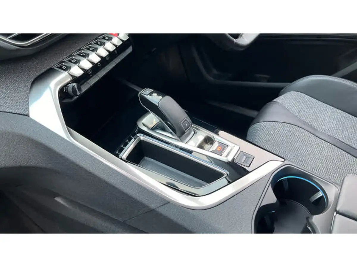 2019-peugeot-3008-suv-16-puretech-allure-180bhp-ss-eat8-big-12