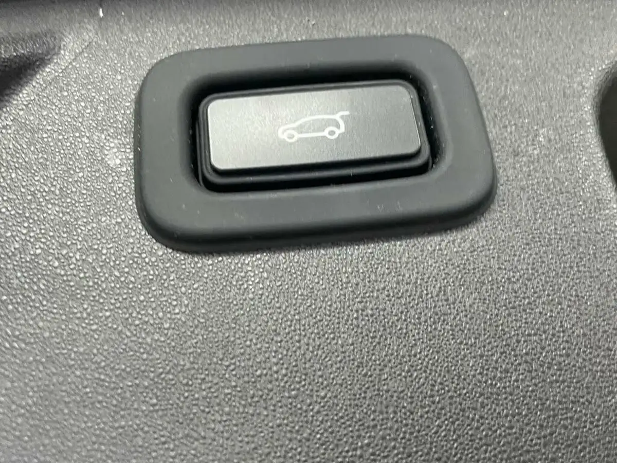 2021-land-rover-discovery-sport-20-d200-r-dynamic-hse-big-14