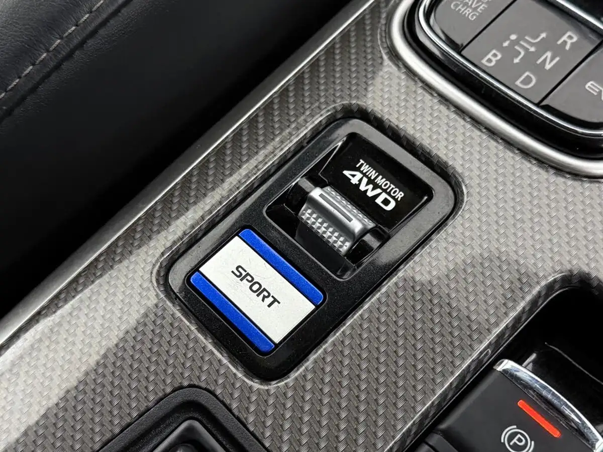 2019-mitsubishi-outlander-24-4h-phev-big-43