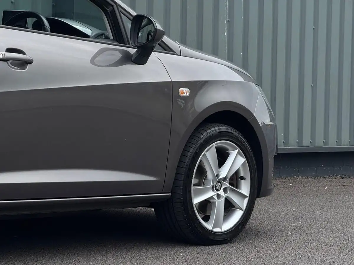 2015-seat-ibiza-14tsi-fr-hatchback-5d-big-16