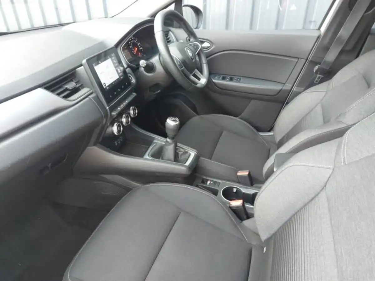2021-renault-captur-13-tce-iconic-140ps-big-4