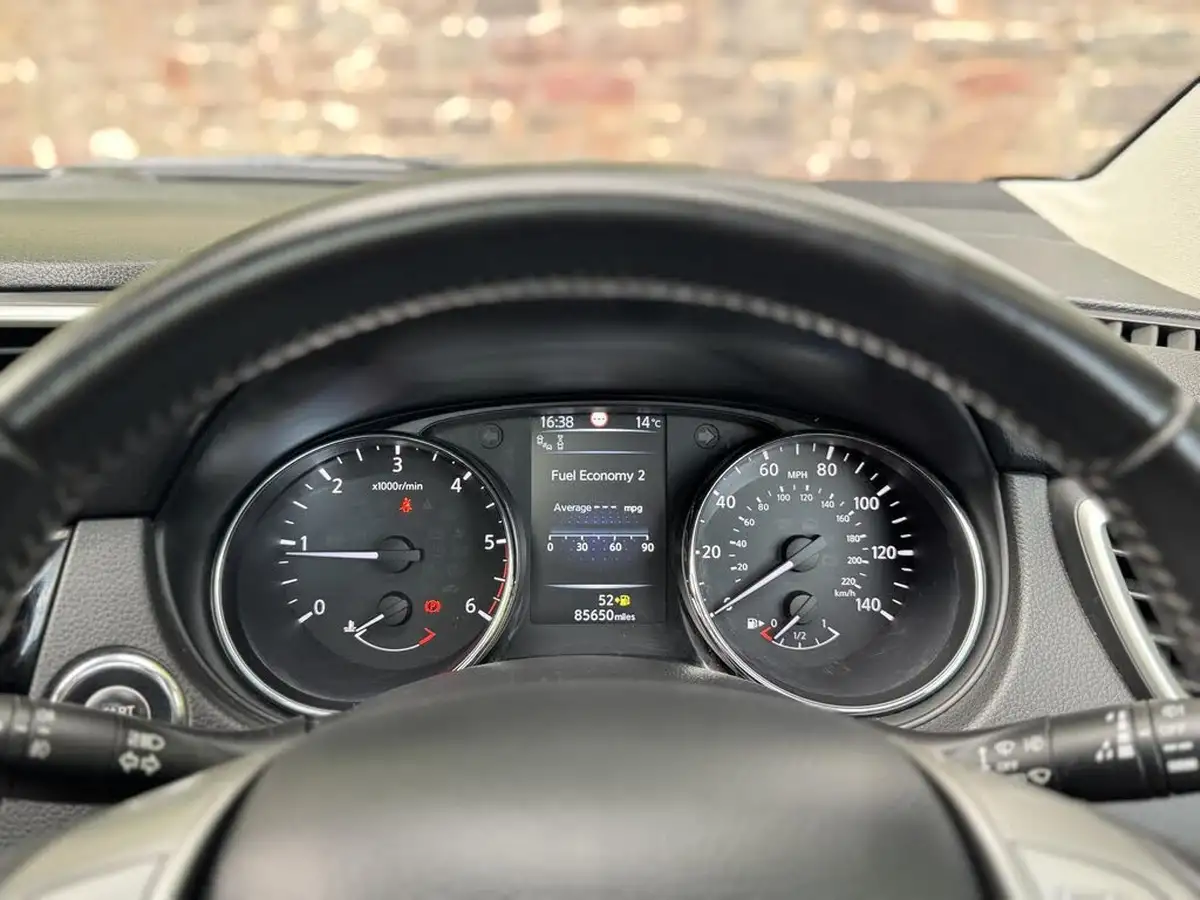 2017-nissan-qashqai-15dci-tekna-big-36