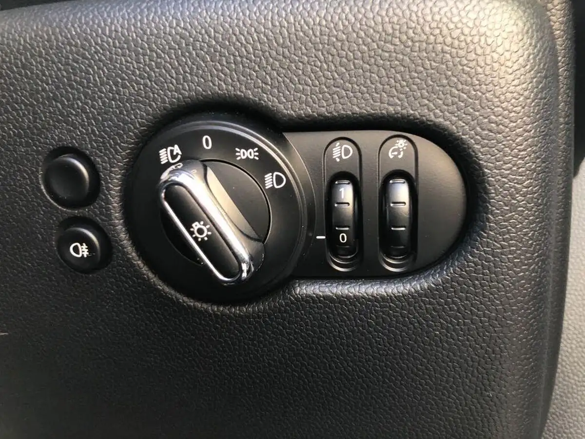 2021-mini-cooper-15-cooper-exclusive-hatchback-5d-auto-big-29