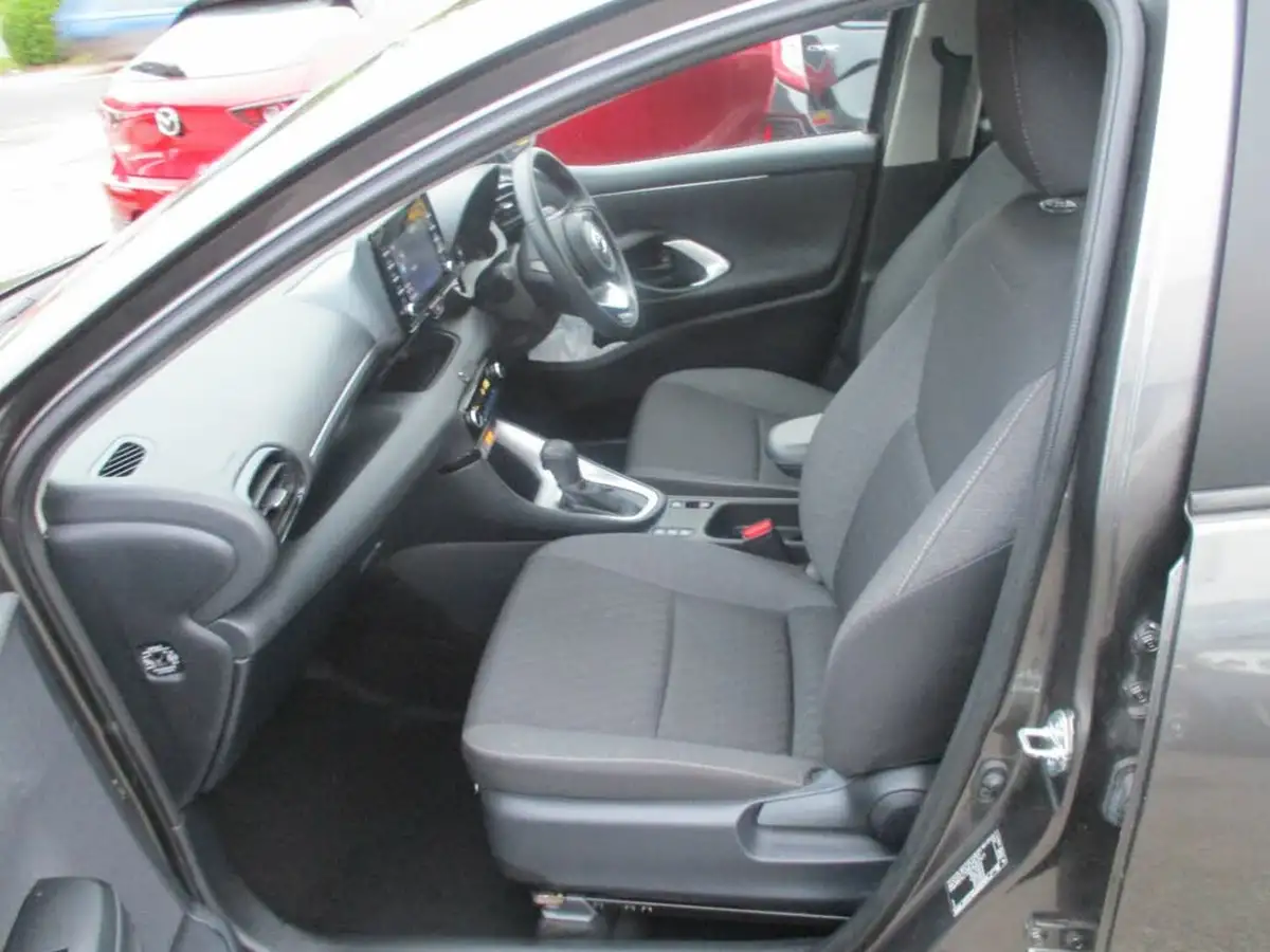 2022-toyota-yaris-15-vvt-i-icon-big-5