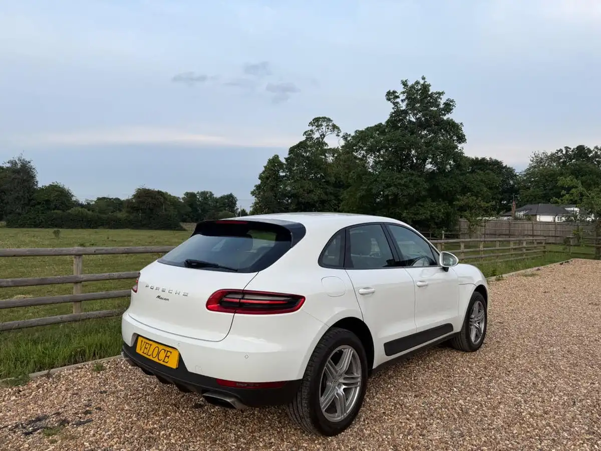 2015-porsche-macan-20-big-2