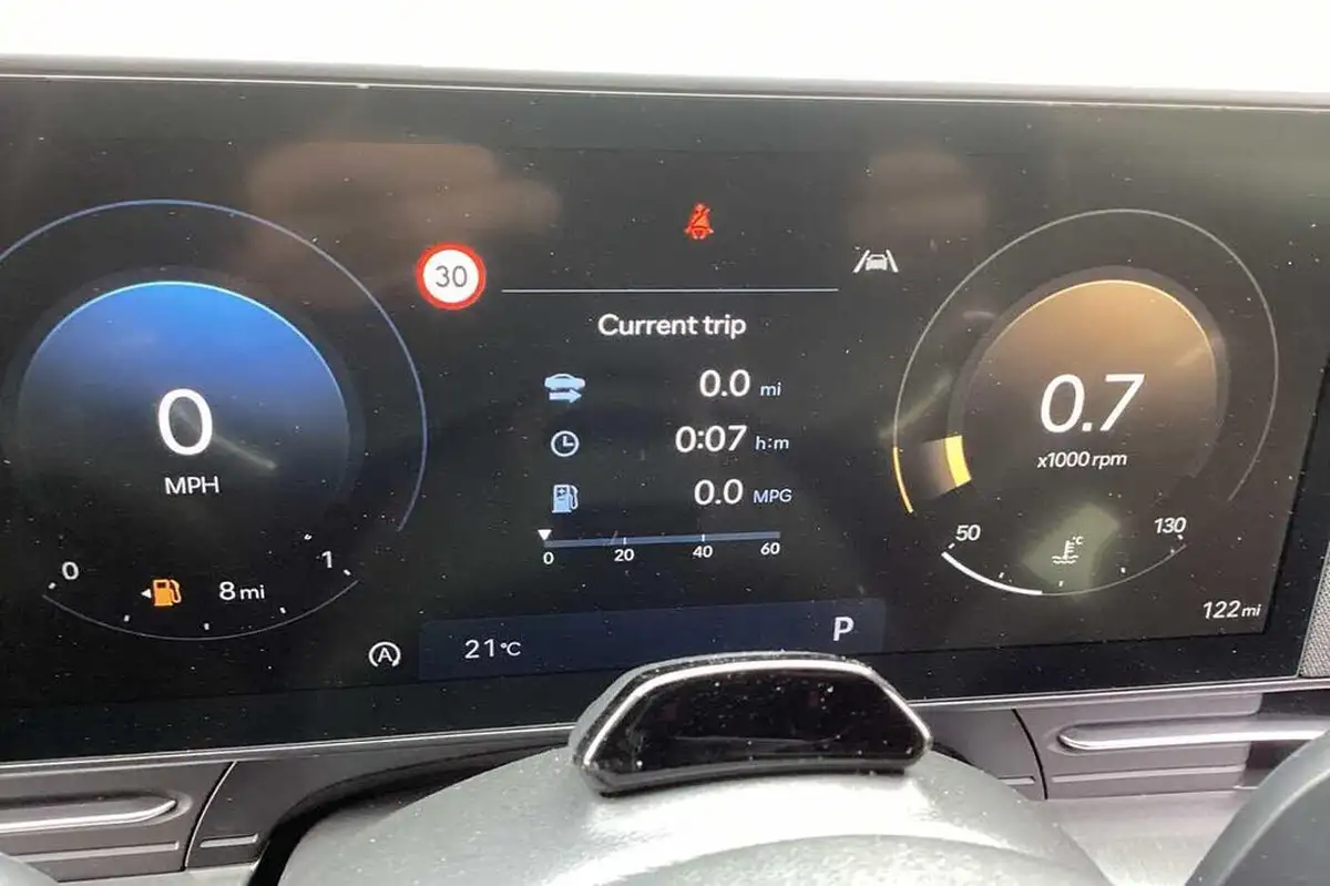 2025-hyundai-kona-16-t-gdi-advance-dct-big-25