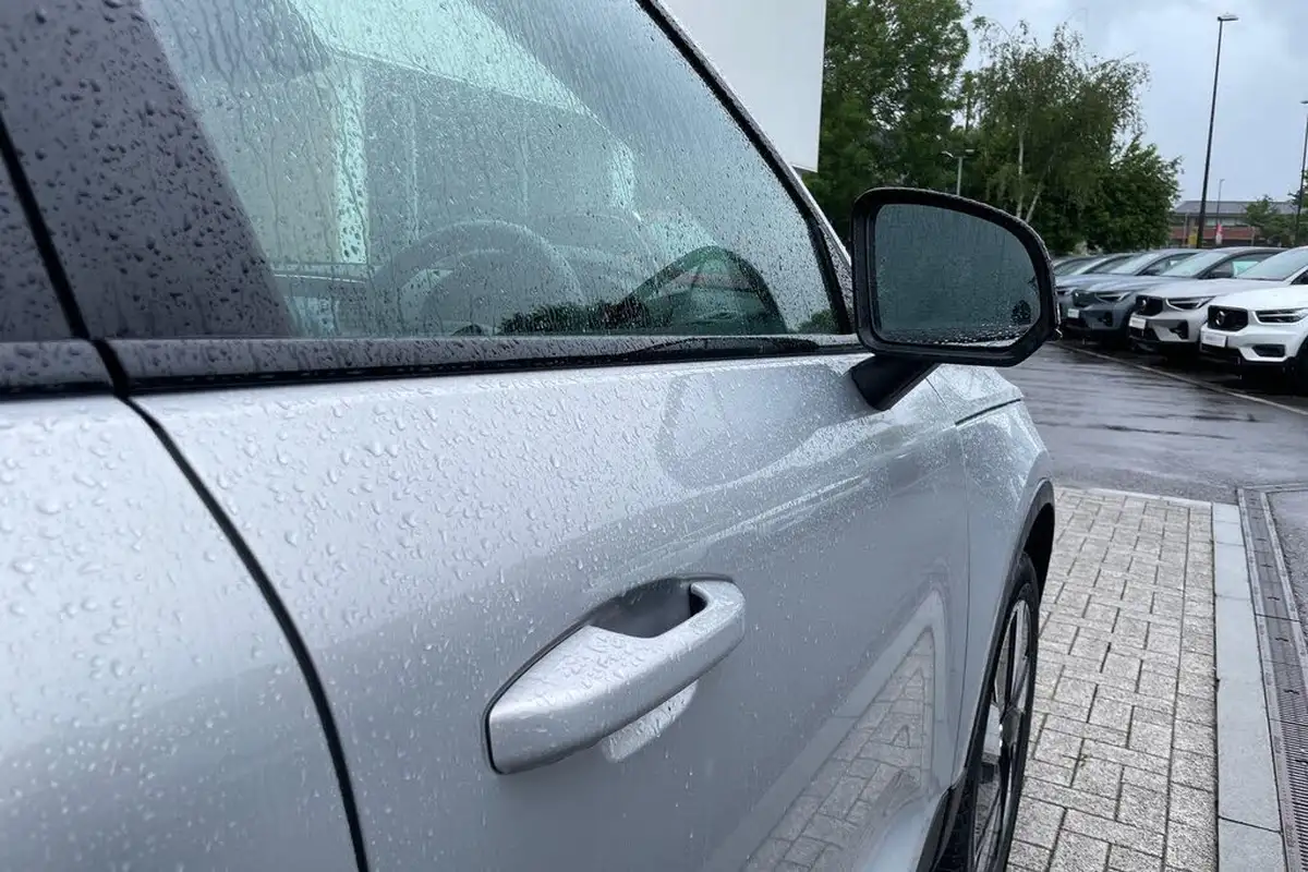 2023-volvo-xc40-e-twin-recharge-core-big-15