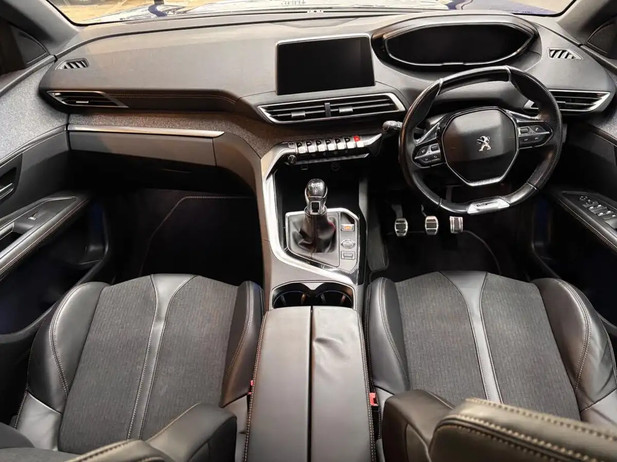 2018-peugeot-3008-suv-12-puretech-gt-line-big-25