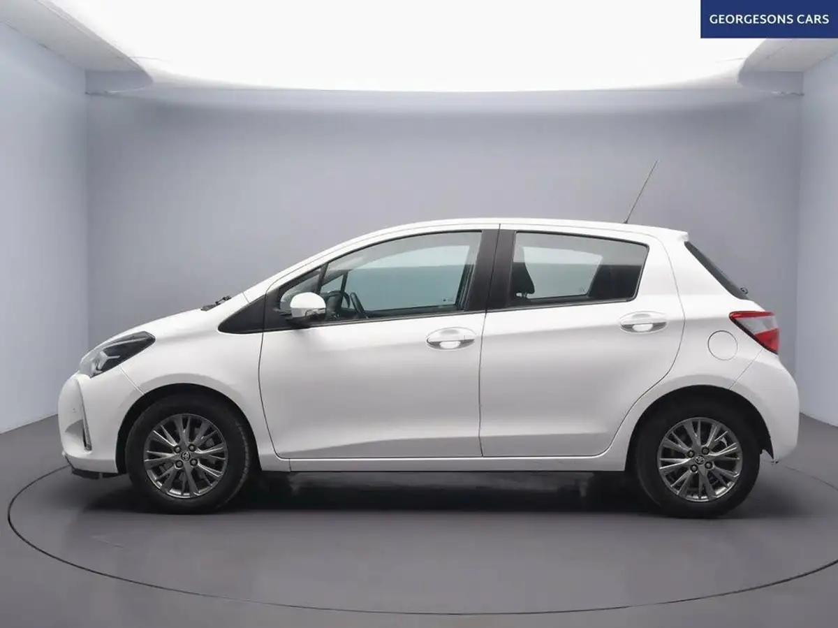 2020-toyota-yaris-15-vvt-i-icon-98bhp-hybrid-1497cc-e-cvt-big-2