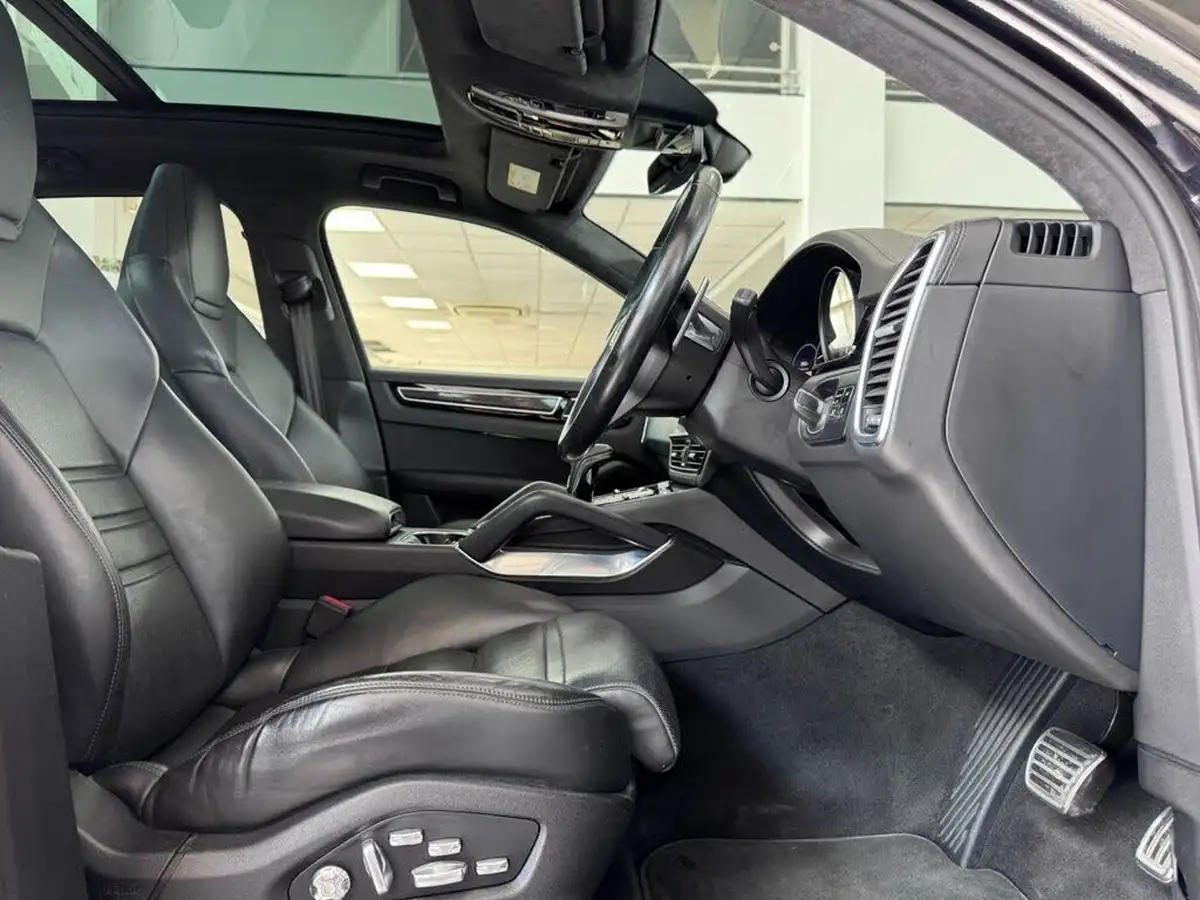 2018-porsche-cayenne-40-v8-turbo-big-11