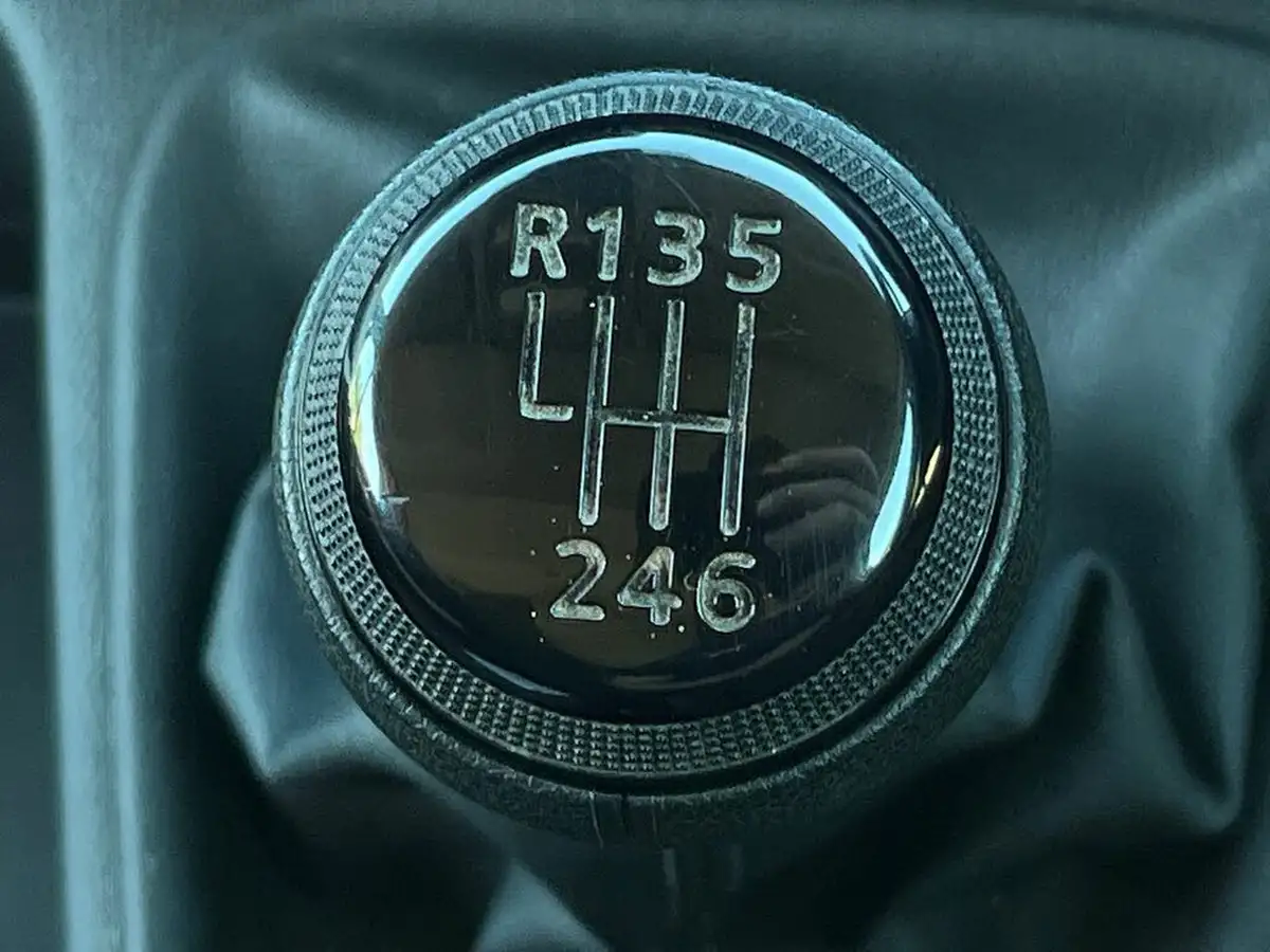 2022-renault-master-23dci-lm35-135-business-panel-big-18