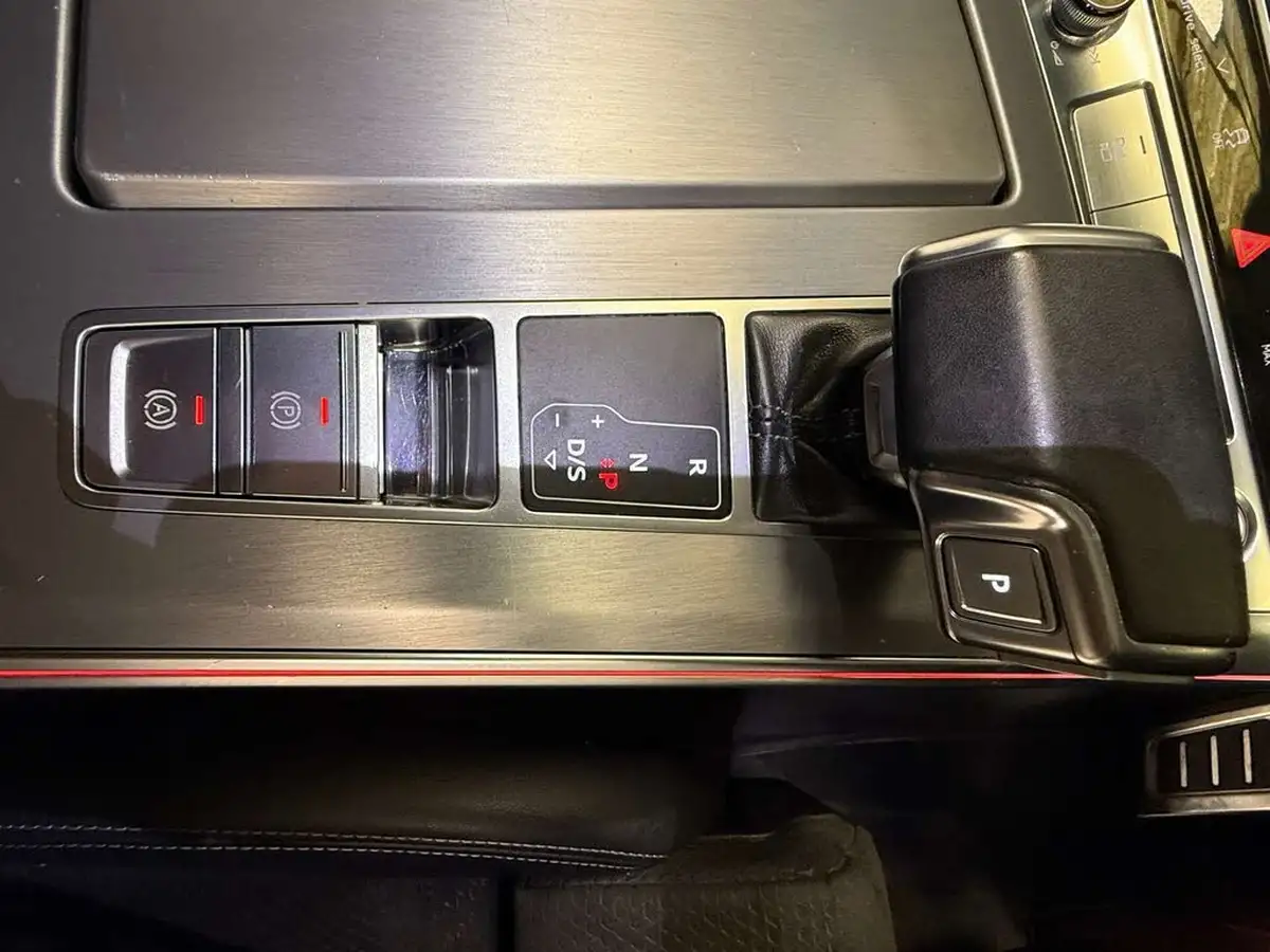 2019-audi-a7-30-45-tdi-s-line-big-36