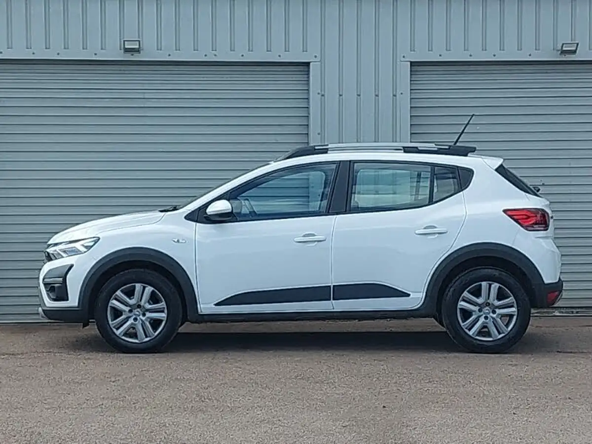2022-dacia-sandero-stepway-10-tce-comfort-90bhp-big-3