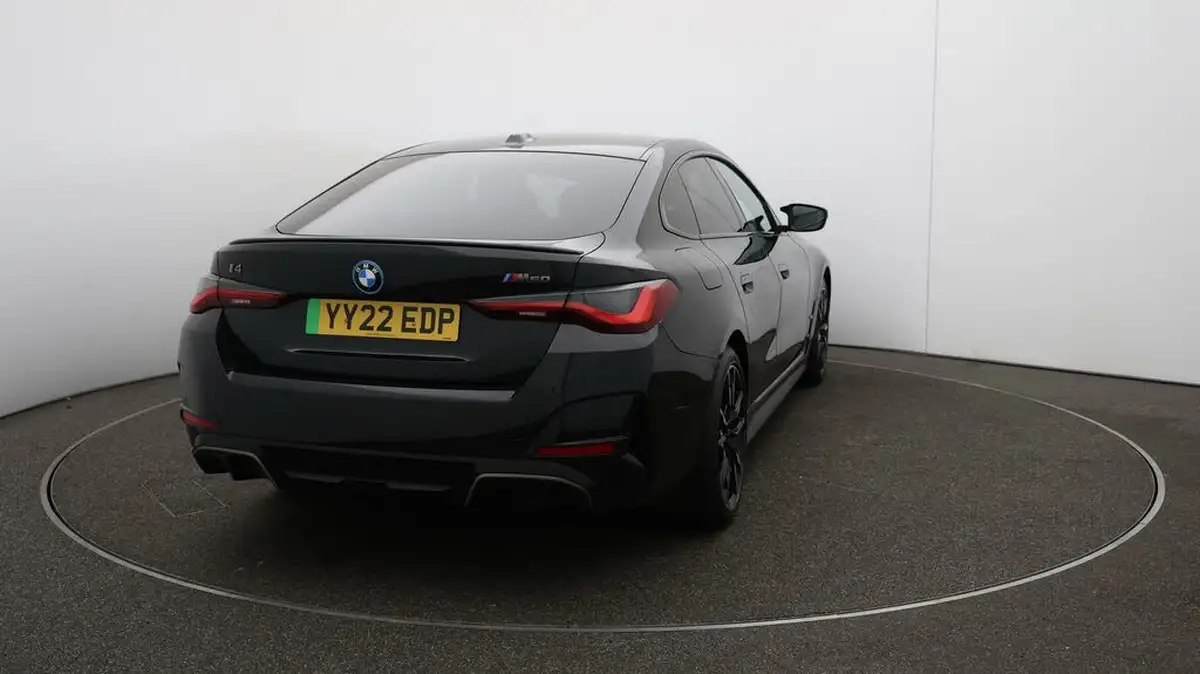 2022-bmw-i4-e-m50-big-60
