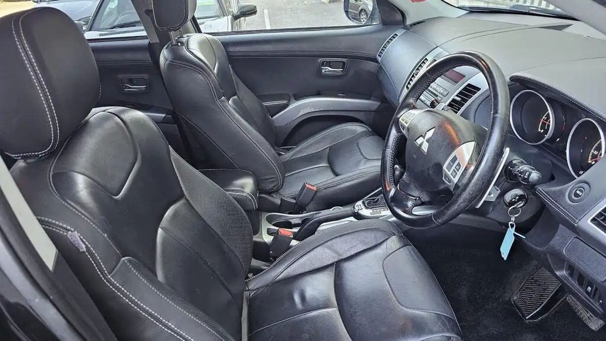 2013-mitsubishi-outlander-22td-gx3-big-18