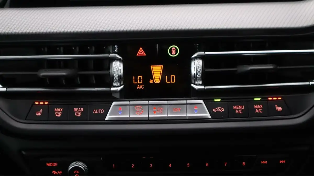 2022-bmw-1-series-15-118i-m-sport-lcp-big-12