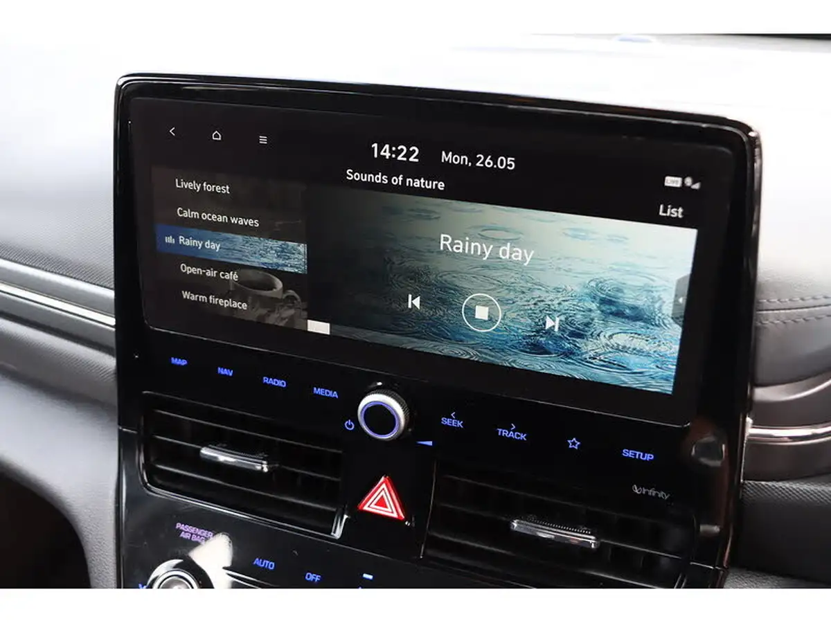 2021-hyundai-ioniq-e-premium-electric-100kw-big-46