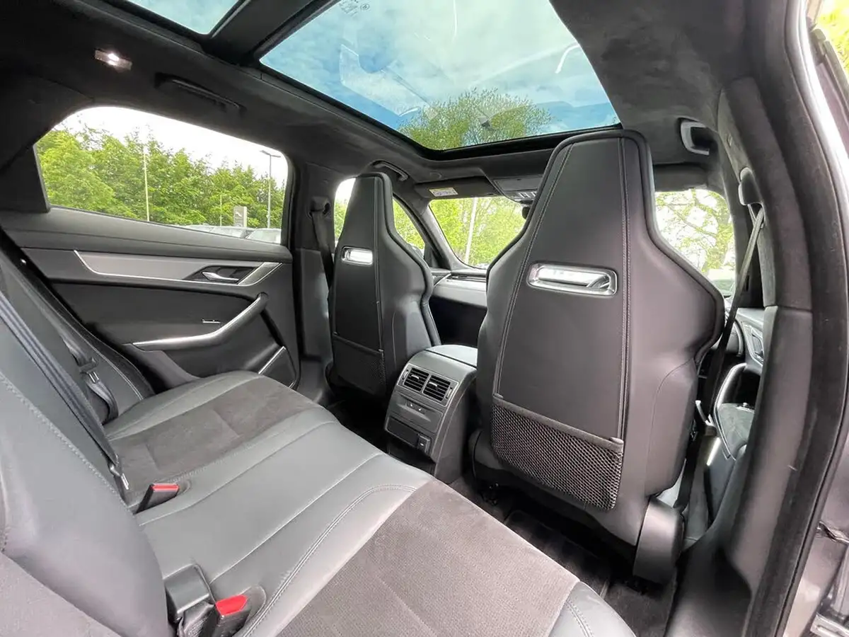 2021-jaguar-f-pace-50-v8-svr-big-47