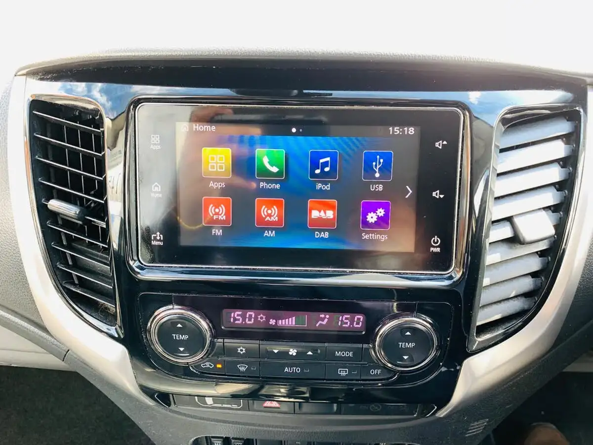 2019-mitsubishi-l200-24di-d-barbarian-eu6-big-31