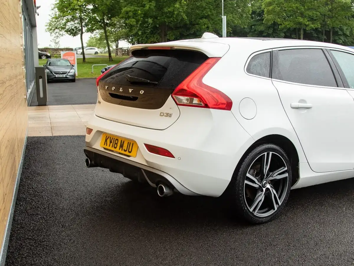 2018-volvo-v40-20td-d3-r-design-pro-big-7