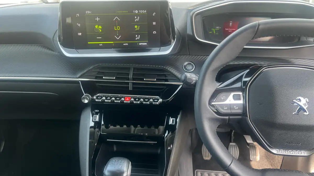 2022-peugeot-2008-suv-12-puretech-allure-premium-100bhp-big-9