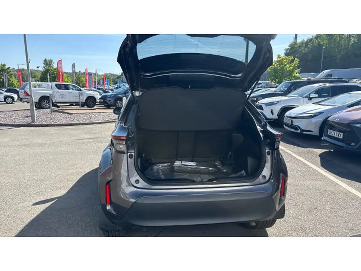 2022-toyota-yaris-15-vvt-i-design-panoramic-roof-big-13
