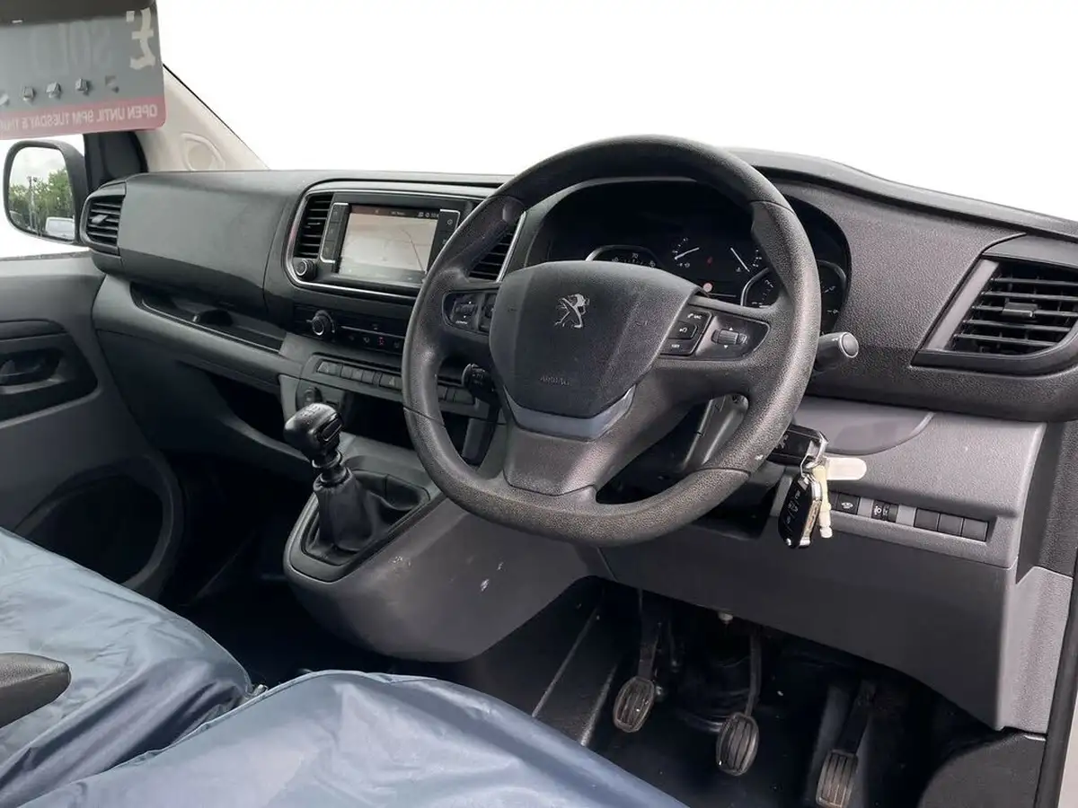 2018-peugeot-expert-20-bluehdi-professional-standard-1400-panel-big-14