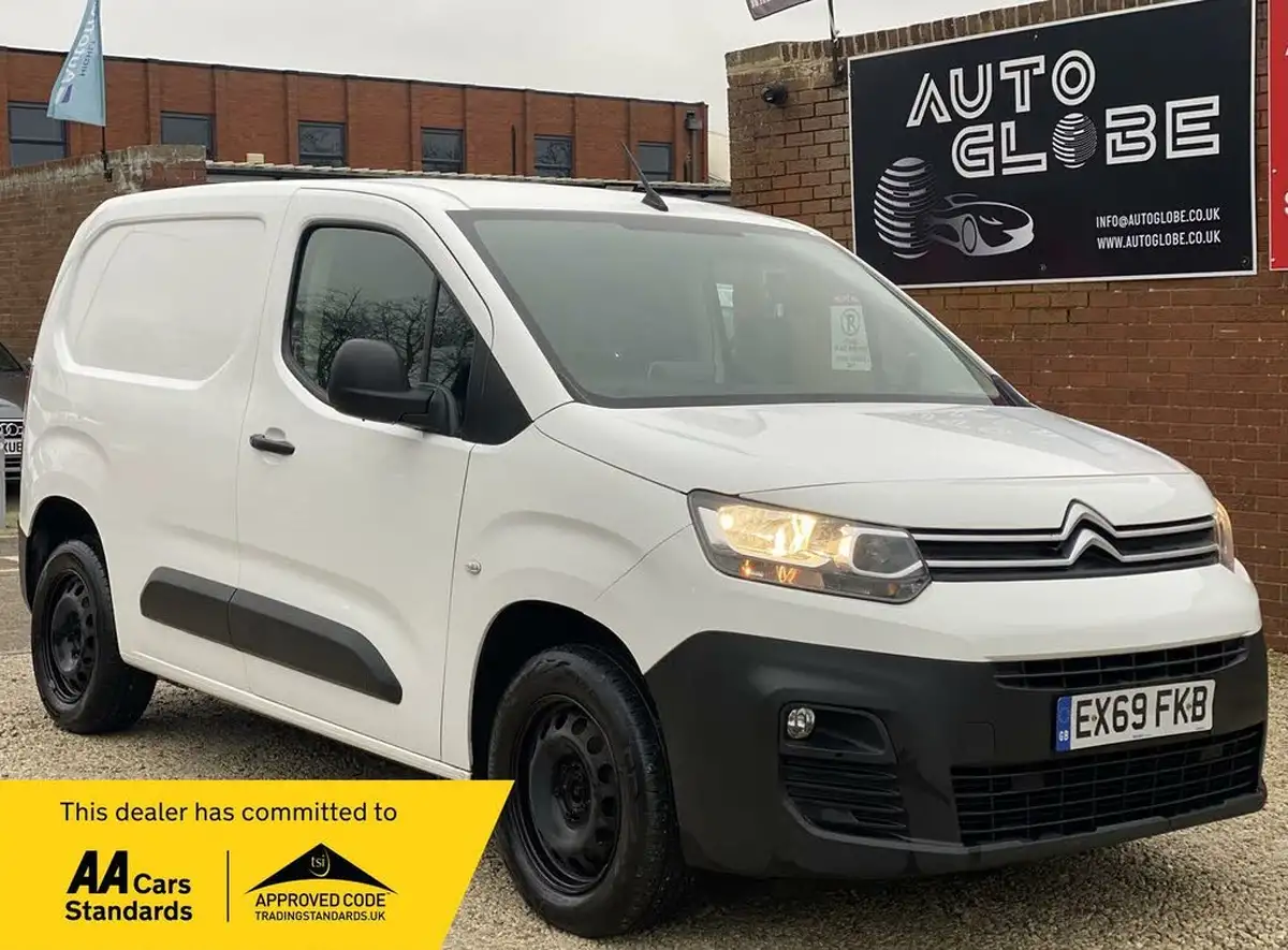 2019-citroen-berlingo-15bluehdi-1000-enterprise-100pseu6dt-e-panel-big-0