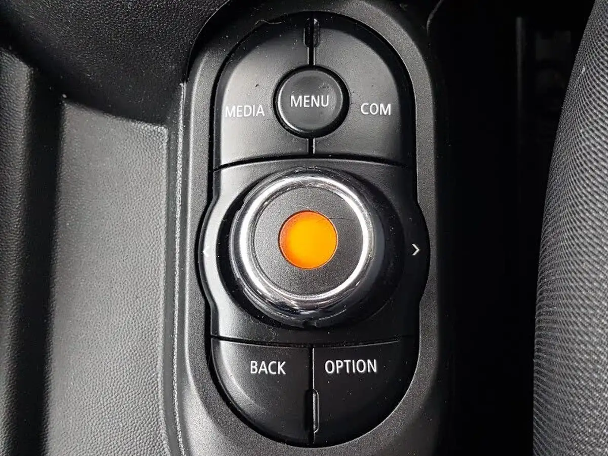 2019-mini-cooper-15-cooper-classic-hatchback-3d-big-13