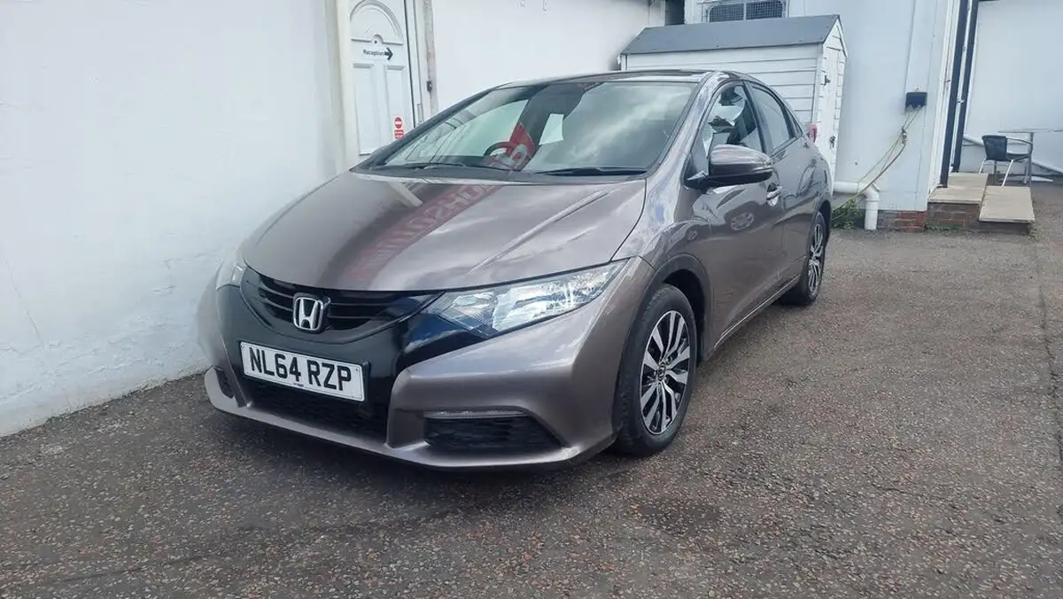2014-honda-civic-16td-s-hatchback-big-21