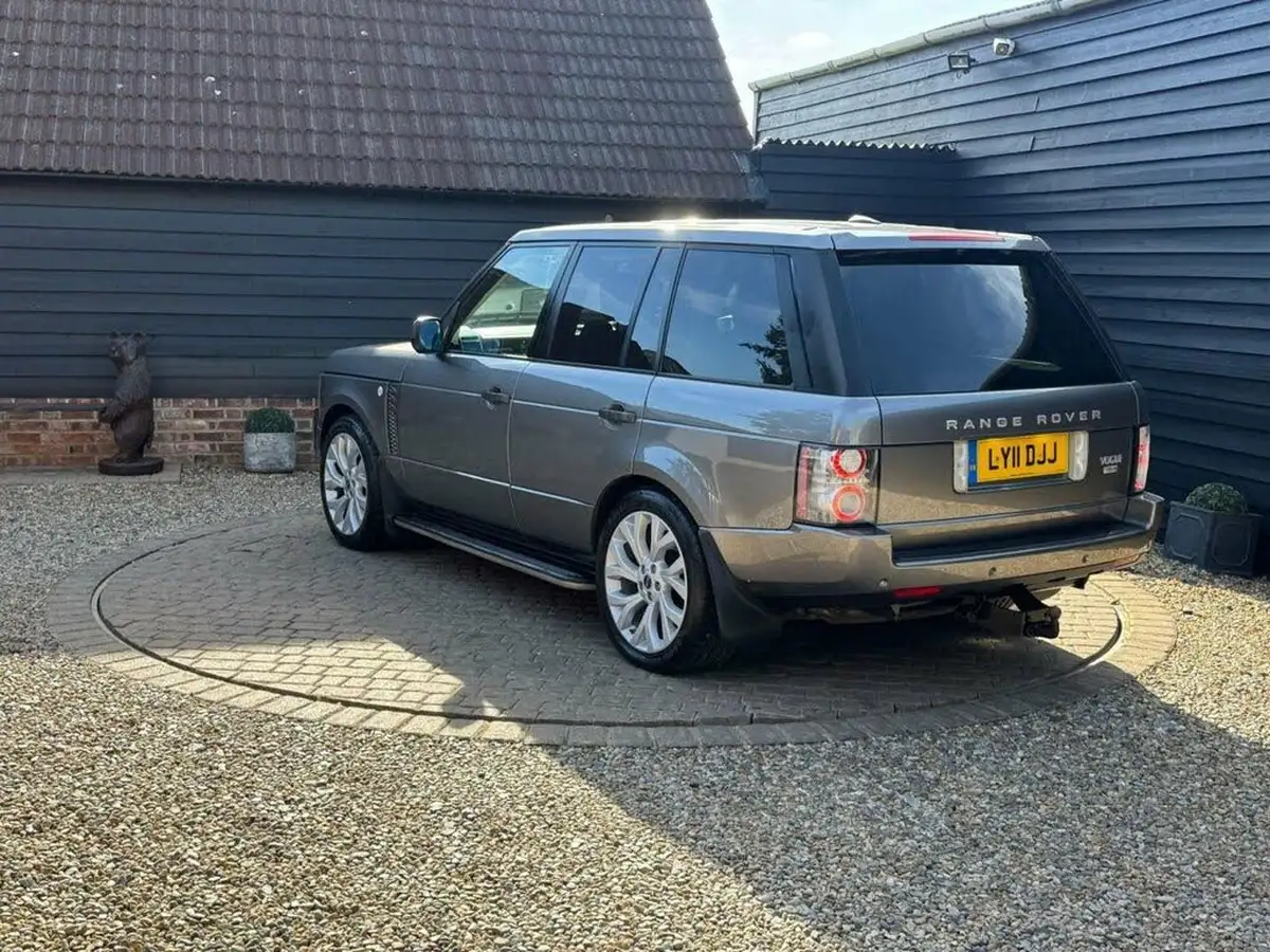 2011-land-rover-range-rover-44td-vogue-big-7
