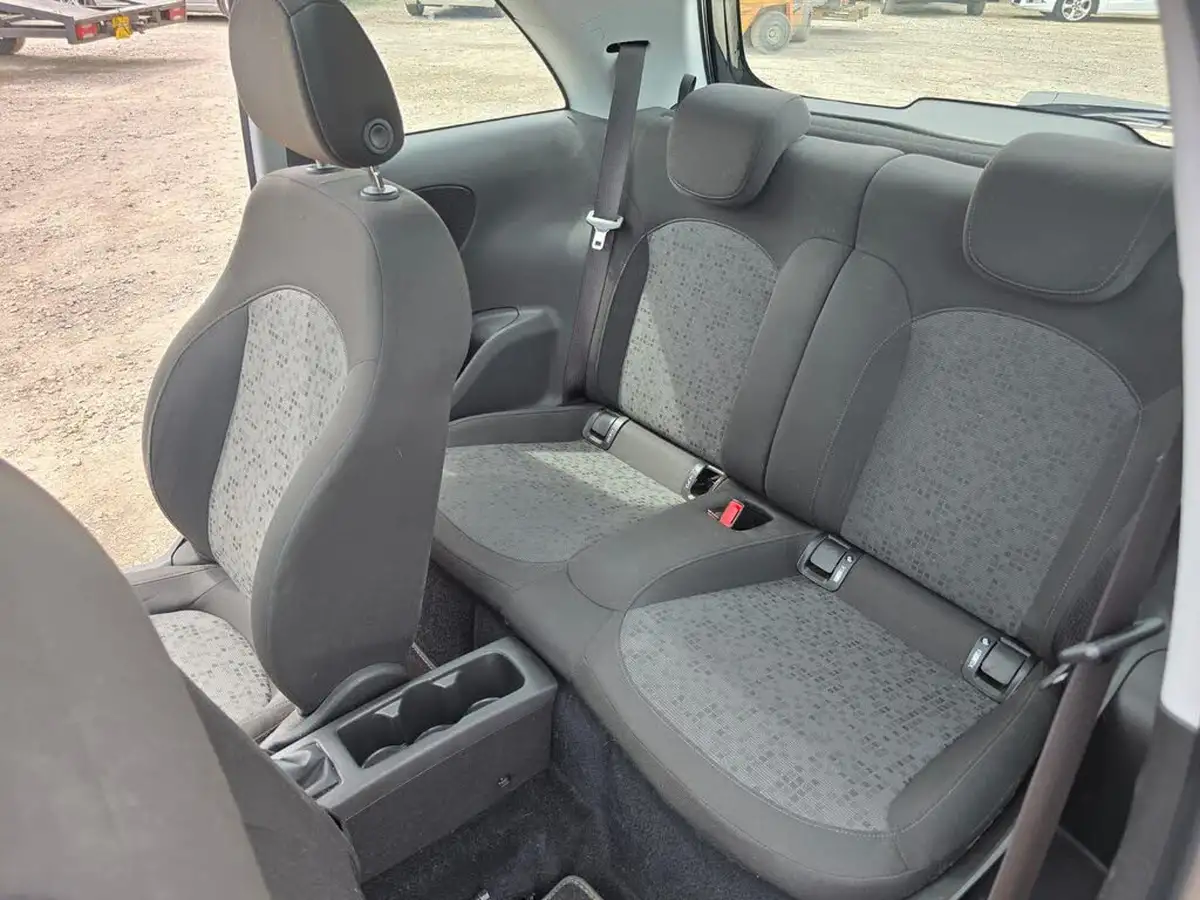 2016-vauxhall-adam-14i-vvt-16v-glam-87ps-ecoflex-easytronic-big-18