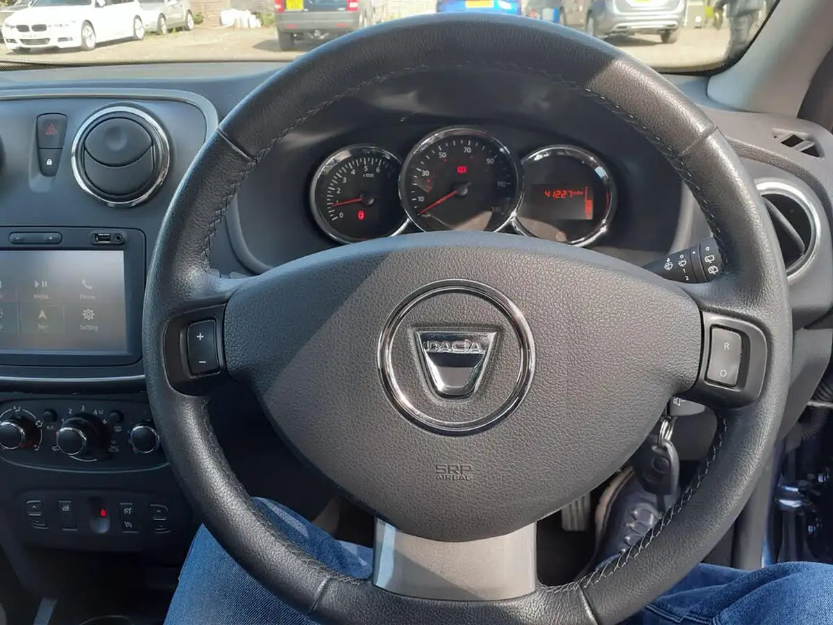 2016-dacia-sandero-stepway-09-tce-laureate-big-15