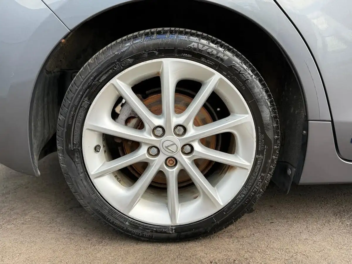 2013-lexus-ct-200h-18-premier-big-49