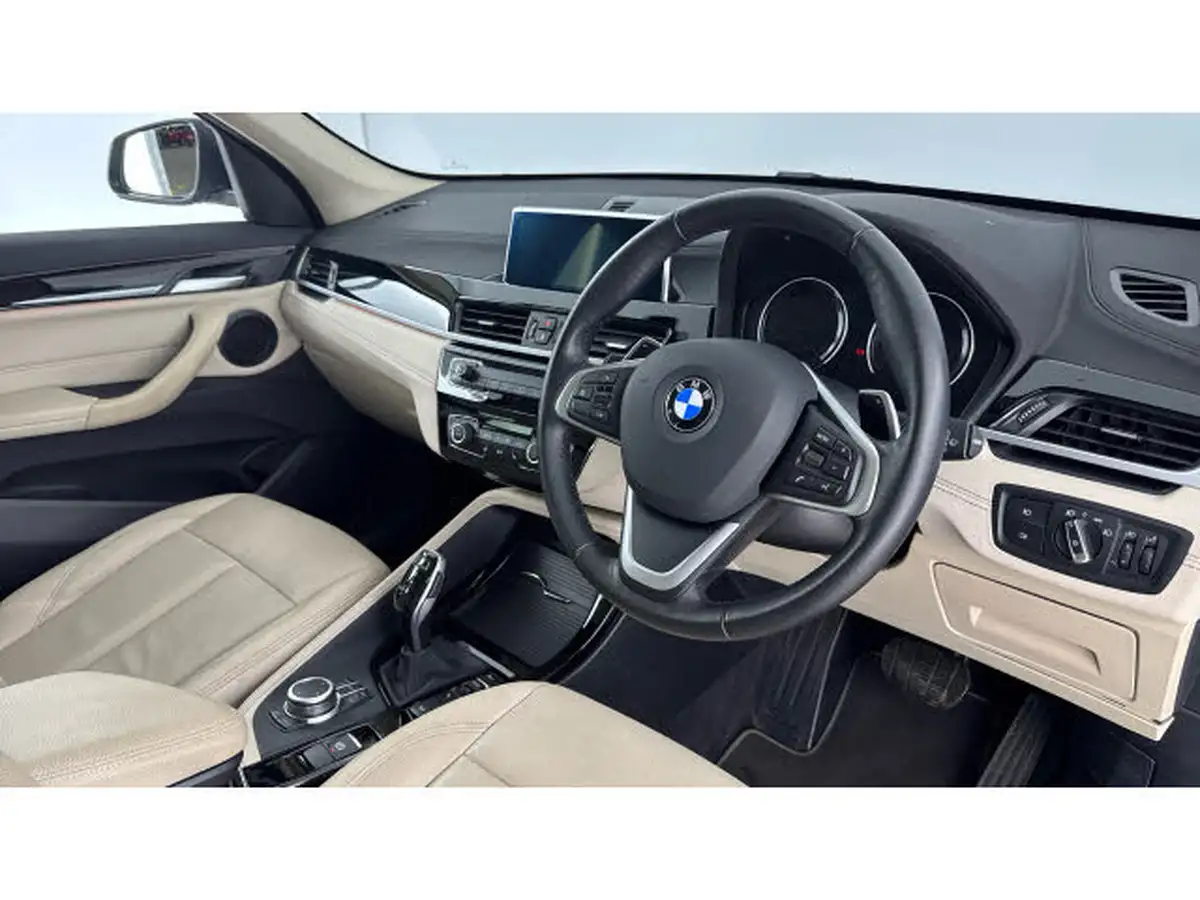 2021-bmw-x1-20-xdrive20i-xline-big-5
