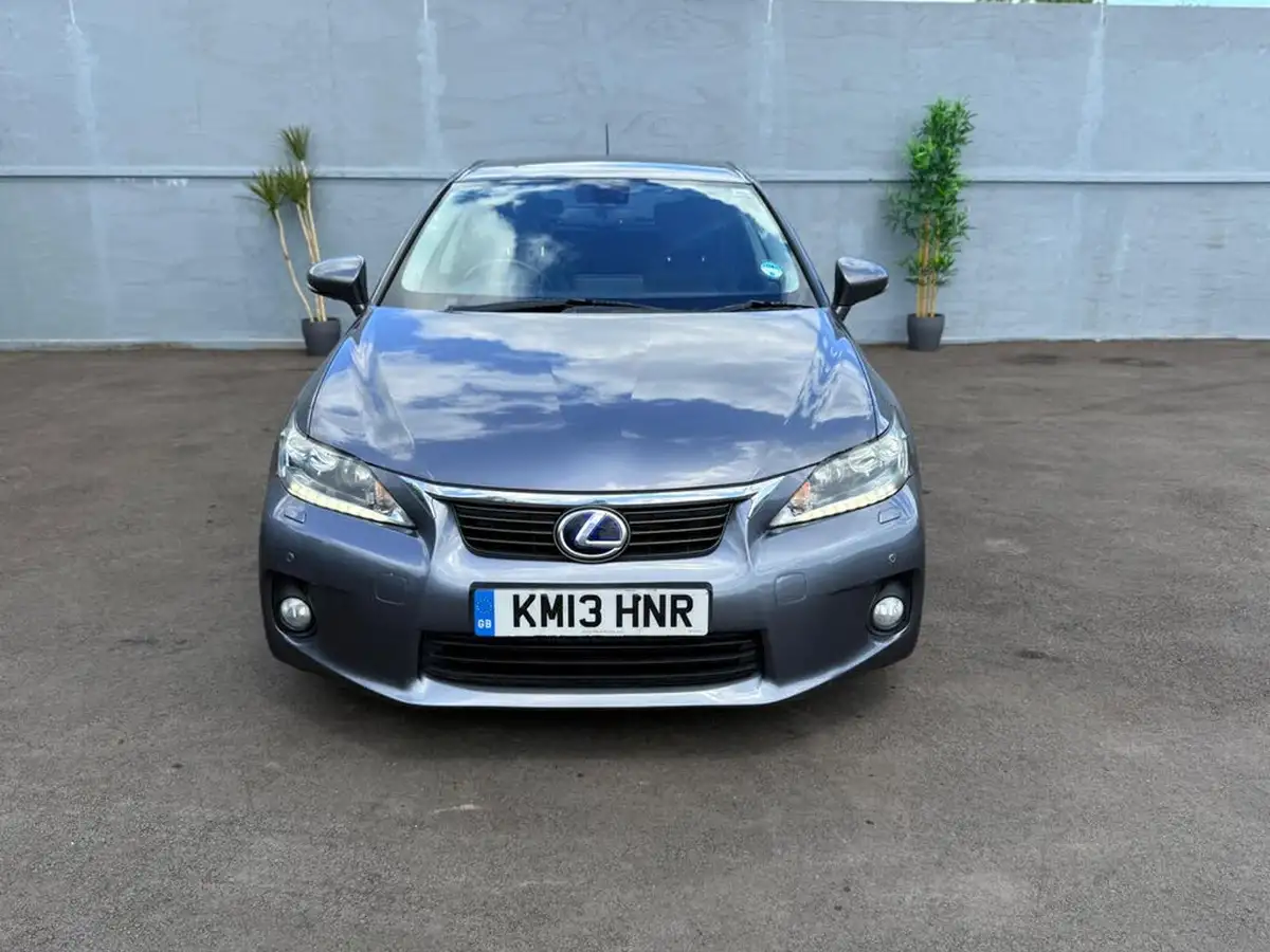 2013-lexus-ct-200h-18-premier-big-77