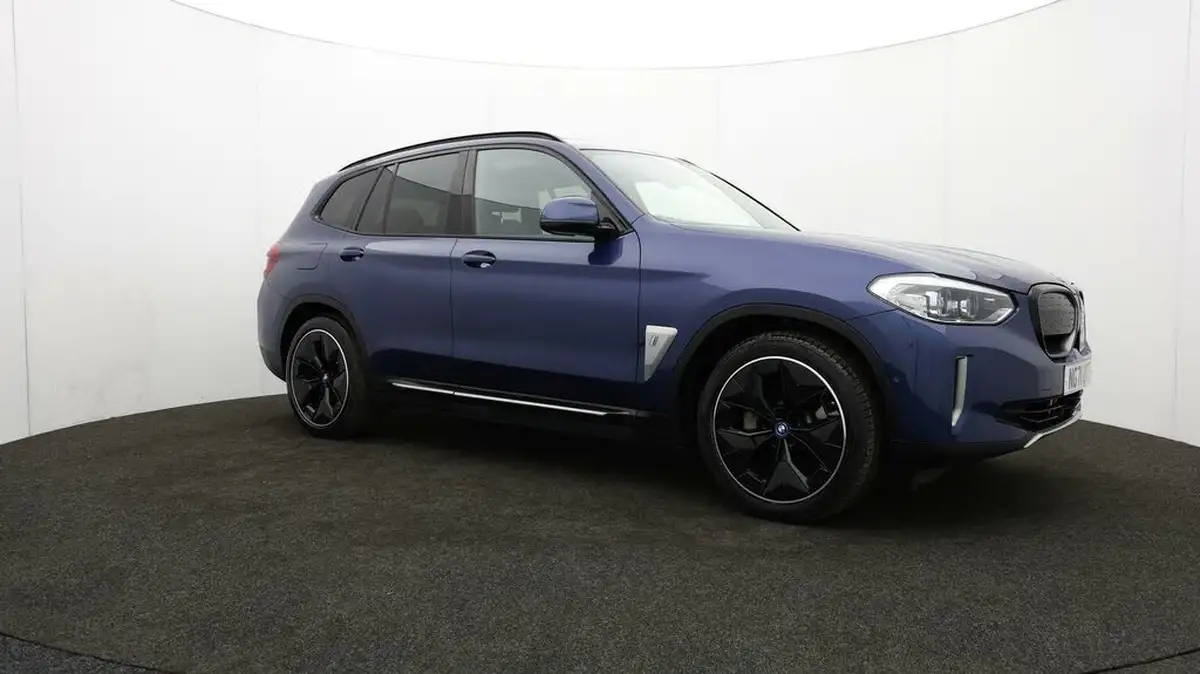 2022-bmw-ix3-e-premier-edition-big-49