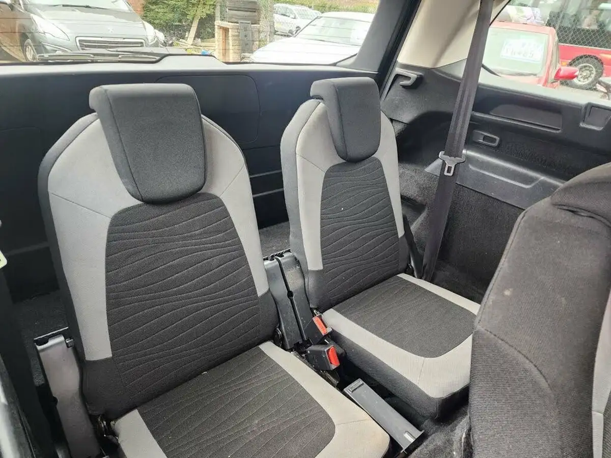 2014-citroen-grand-c4-picasso-16e-hdi-exclusive-etg6-big-28