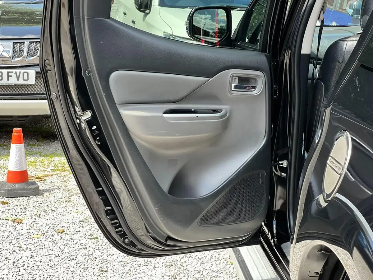 2018-mitsubishi-l200-24di-d-barbarian-eu6b-auto-big-38