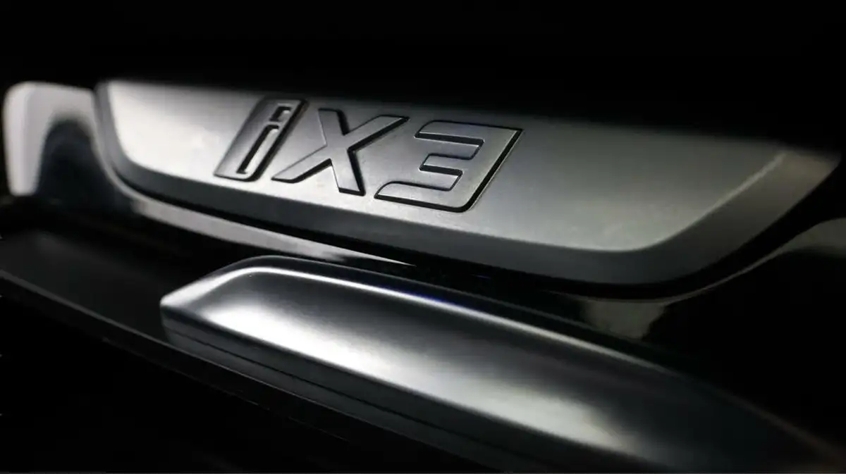 2022-bmw-ix3-e-premier-edition-big-21
