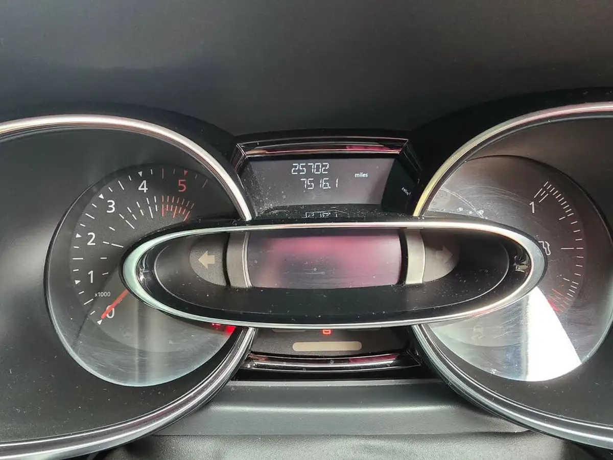 2017-renault-clio-15dci-dynamique-s-nav-90bhp-edc-auto-big-8