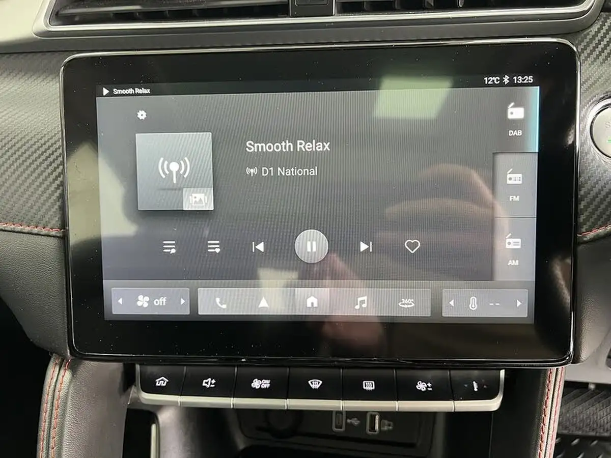 2022-mg-zs-suv-e-trophy-ev-176ps-big-11