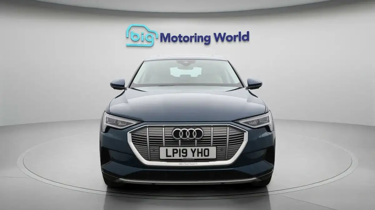2019-audi-e-tron-55e-big-2