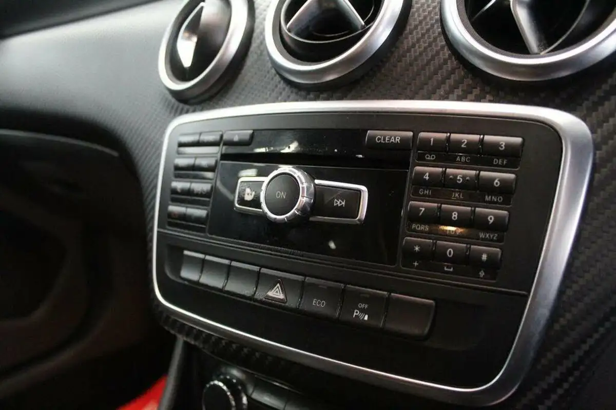 2013-mercedes-benz-a-class-15-cdi-a180-amg-sport-109ps-blueefficiency-big-44