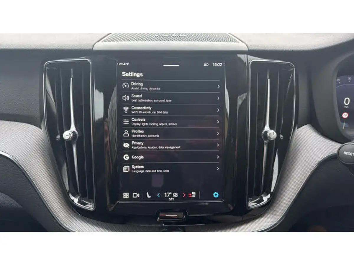 2023-volvo-xc60-20td-b4-plus-big-27